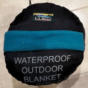 L.L. Bean waterproof outdoor blanket NWOT